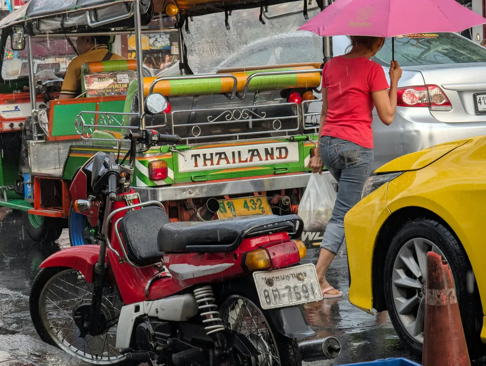 Transporte urbano durante uma viagem pela Tailândia